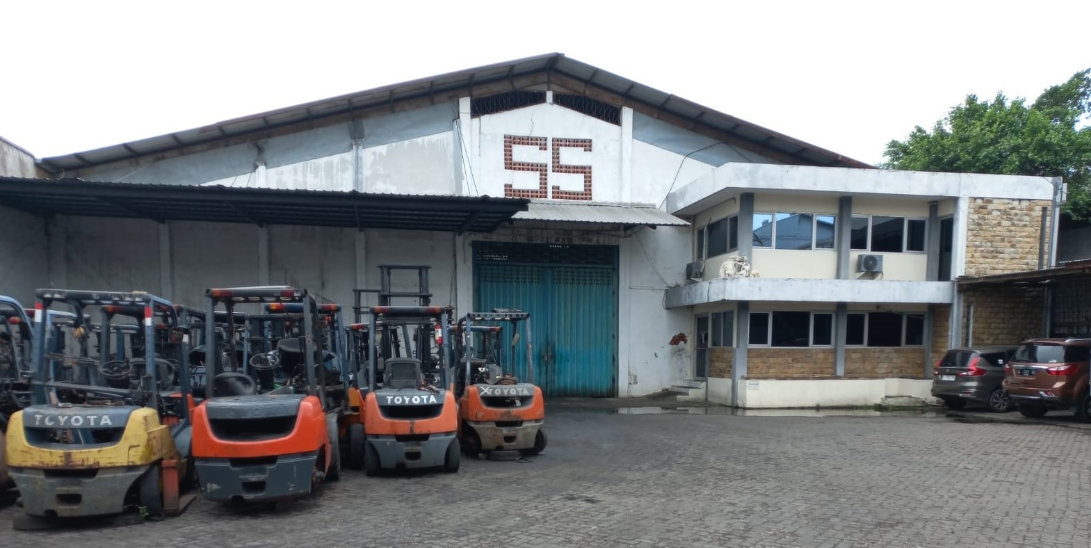 PT Arthalaut Bumijasa 泗水叉车设施与车队